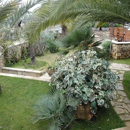 Besides The Sea - 3 Bedrooms Villa *