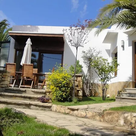Villa Besides The Sea - 3 Bedrooms *