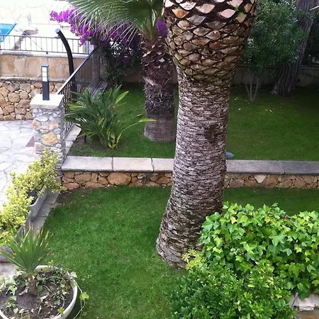 Villa Besides The Sea - 3 Bedrooms Tarragona